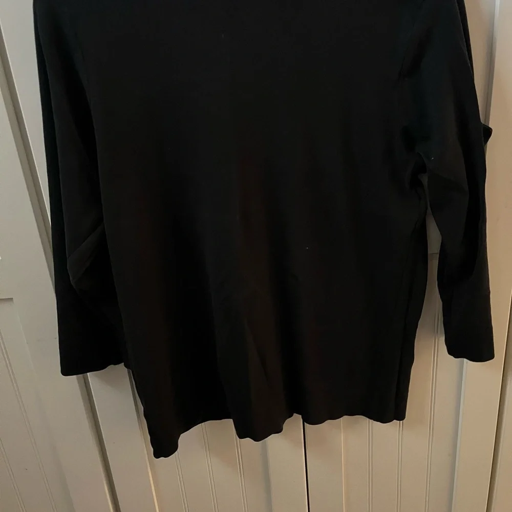 fresh produce Black V-Neck Tee & Black Floral-Pattern Top XL - Picture 3 of 8